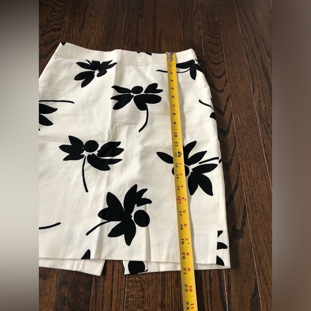 J. Crew Women’s 0 Black/Ivory The Pencil Skirt Knee-Length Cotton Floral Skirt - Picture 3 of 11